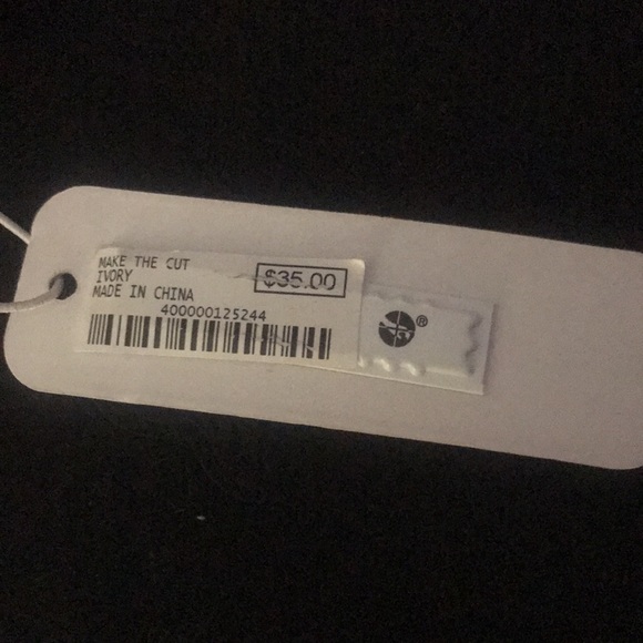 BRAND NEW IVORY LEATHER HANDBAG. - Picture 7 of 11